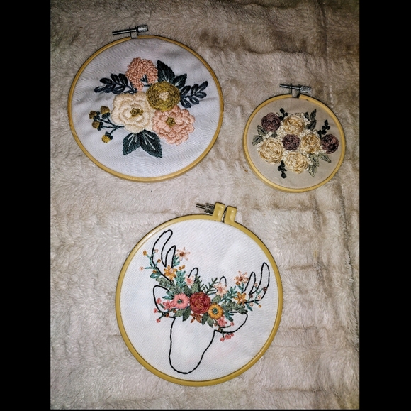 🧡 Hand Embroidered floral Who Cares - Picture 5 of 16